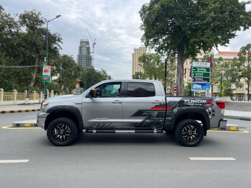 TOYOTA TUNDRA PLATINUM Full 2010