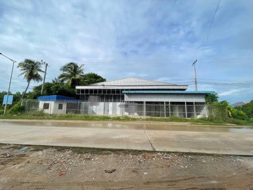 ឃ្លាំងសម្រាបជួល នៅជិតផ្លូវជាតិលេខ 3