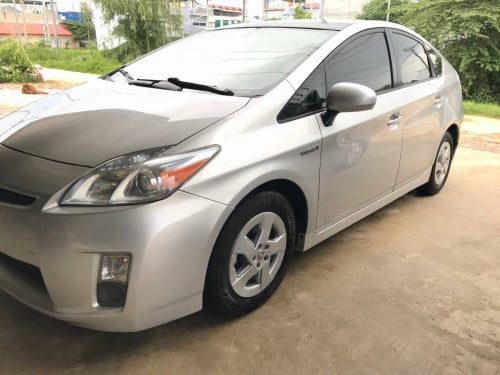 Toyota Prius 2011 ឡានកាលី option 4 សូឡារ