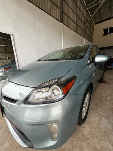 Toyota Prius 2012 plug in