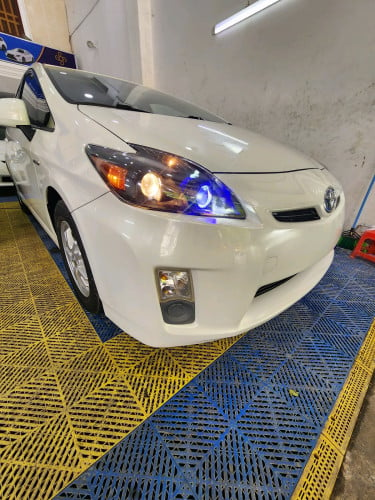 កំពូលថ្មី prius 2011 option3up ស្អាតណាស់ ថ្មីណាស់