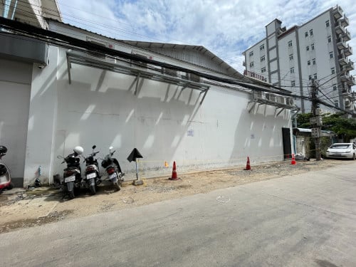 Land for Sale Near Tuol Tumpung Market