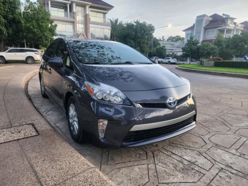 Prius 2012 plugin grey for sale