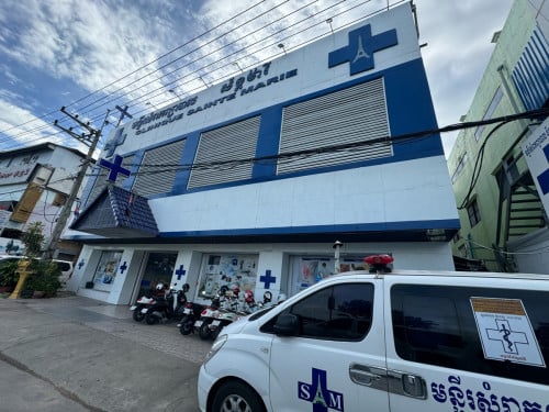 ផ្ទះកែង4ល្វែងសំរាប់លក់​នៅលេីផ្លូវសហព័ន្ធរុស្សីទល់មុខព្រលានស្យន្តហោះពោធចិនតុង(មានចំណូលពីការជួលស្រាប់)