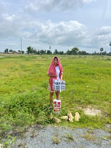 ដីលក់ប្លង់រឹង ផ្លូវជាតិលេខ ៣ ពីរឡូតិ៍ជាប់គ្នា