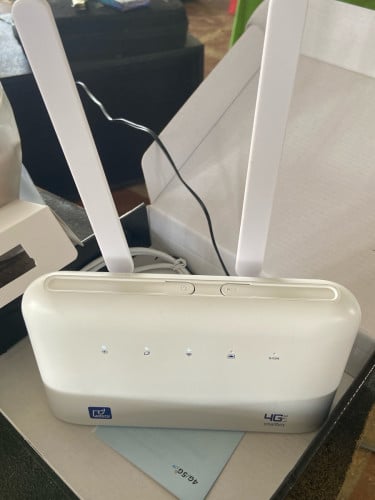 ដុំ WiFi ចល័តអង់តែនពីរ (Mobile WiFi router)