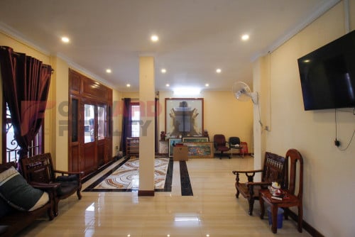 🏡Ground floor 4 Bedrooms House Available for Rent in BKK3 Area.