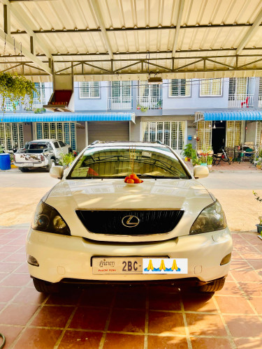 Lexus 330 ឆ្នាំ04 H full ប៉ុង2 ម្ចាស់ផ្ទាល់