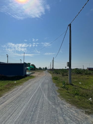 លក់ដីនៅកំបូល200មការ៉េក្រោយបុរីភពថ្មីមុខទៅខាងកើត