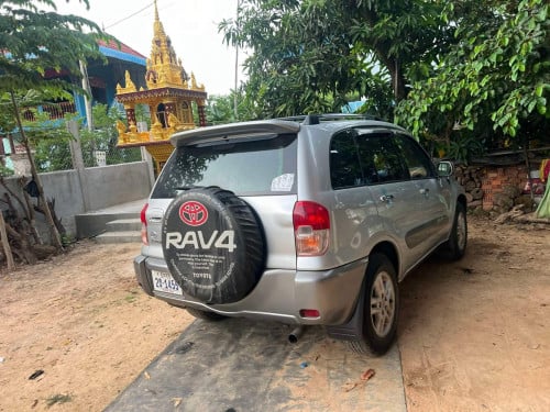 RAV4L  01 ប៉ុង1 full option ធានាទឹកថ្នំានៅសុីន1ជុំ100%