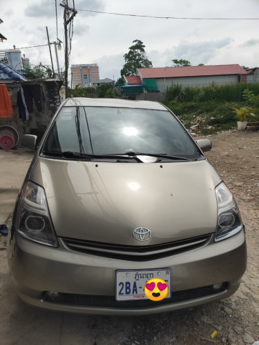 ឡានលក់Prius04 Hfullឡានស្អាតអត់បុកអត់ប៉ះទឹកថ្នាំស៊ីន80%