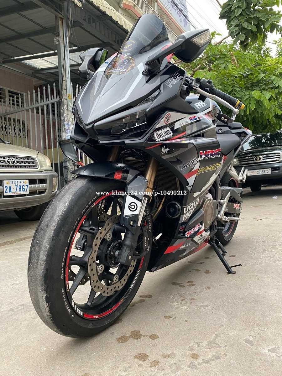 cbr sports bike price