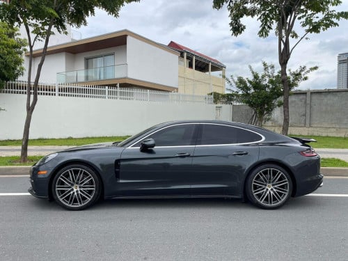ឡានស្អាត Option ល្អ Panamera 4S