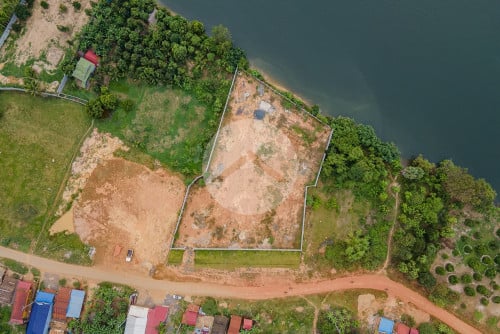 ដីសម្រាប់លក់ទំហំ 5,298m² #មានប្លង់រឹង ស្ថិតនៅតាមបណ្ដោយព្រែកទឹកឈូ ក្នុងខេត្តកំពត