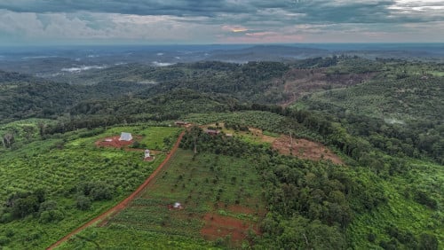 ដីលក់ក្រុងសែ​នមនោរម្យ