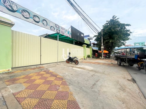 Shop for rent at ChakAngre Krom