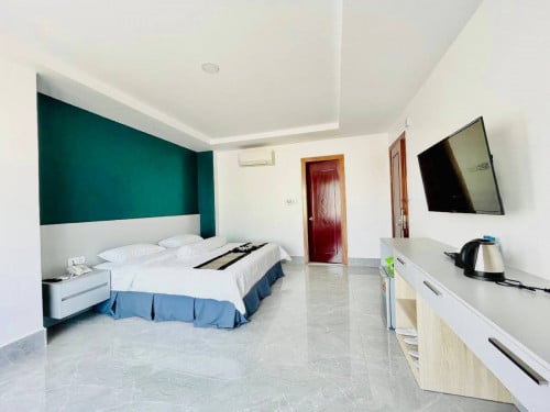 Modern Hotel For Rent Near Monivong BVLD, 13 Floors, 62 Bedrooms, Fully Furniture,18,000$