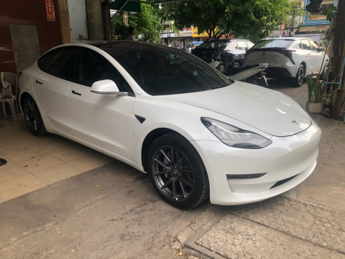 Tasla 2018 Model 3 ប្រេីបាន450kmម៉ាយតិច