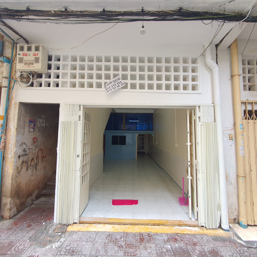 ផ្ទះល្វែងលក់ផ្ទាល់ដី នៅផ្សារចាស់ កណ្តាលទីក្រុងភ្នំពេញ$80000