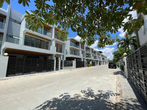 5 Bedrooms Villa for Sale Near Aeon Mall 3