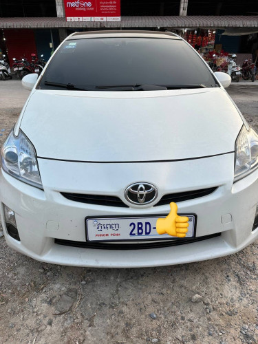 Toyota Prius 2010 op4 សូលា ក្នុងលឿង