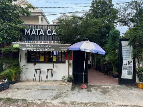 ផ្ទះ&ហាងកាហ្វេ លក់ ក្រុងតាខ្មៅ ប្រញាប់លុយ