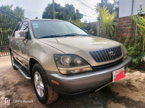 Lexus RX300 ឆ្នាំ 2000