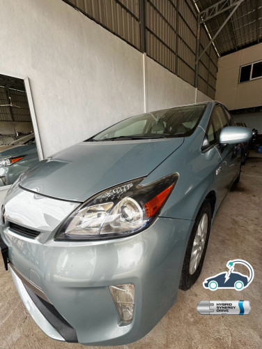 Prius plug in ទឹកសណ្តែកឡានមូល ទឹកថ្នាំហ្សីន ១ជុំ