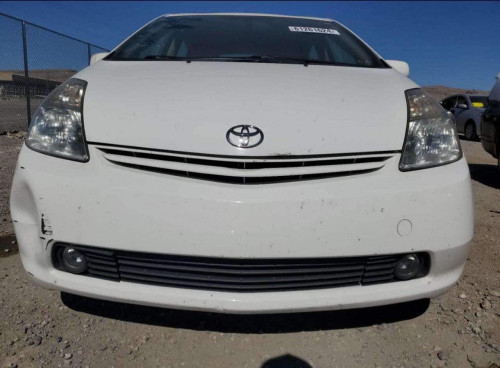 Toyota Prius 2005 full ក្នុងលឿង​ អាគុយតែមបី​ កក់មុនទុកអាគុយអោយ\ud83d\ude18