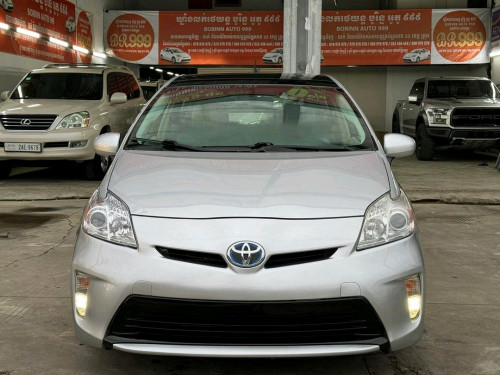 Toyota Prius Deluxe Solar 2013