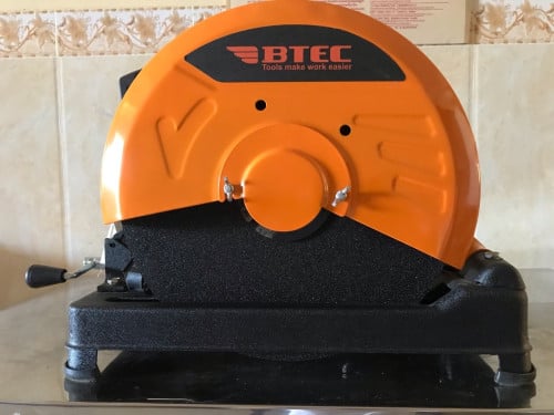 ម៉ូទ័រកាត់ដែកធំ