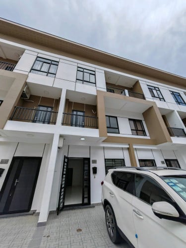 ផ្ទះថ្មីមិនទាន់ចូលនៅ បុរីជារីចោមចៅ លក់បន្ទាន់