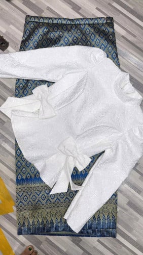 អាវប៉ាក់នឹង សំពត់ហូល