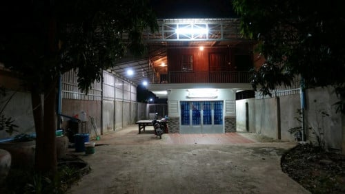 ផ្ទះលក់  នៅខណ្ឌ ដង្កោ ទំហំដី 10ម×38ម។ ប្រហែល 15នាទី ជិះទៅ អ៊ីអន3 និង ព្រលានយន្តហោះថ្មី។