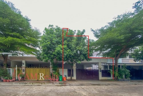 ផ្ទះវីឡាធ្វីន - សំ​រាប់ជួល ទីតាំងនៅក្នុងគម្រោង​ ហួត-គម្រោង​៨ (​រ៉ូសាតូ)