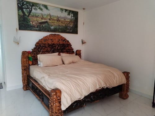 ផ្ទះលក់បន្ទាន់ ខ្លាំង