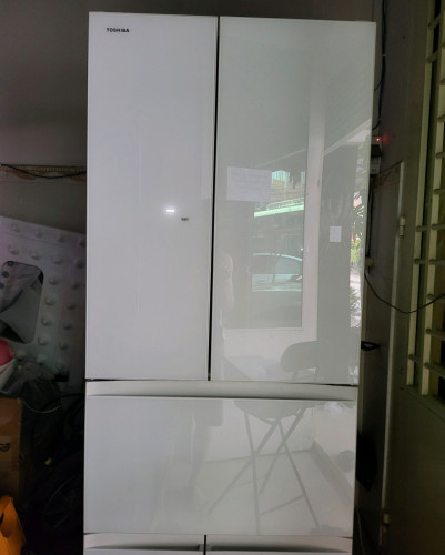 Toshiba Refrigerator from Japan look like new made 2019 (use 100V power)