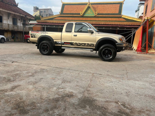 Toyota Tacoma 2001 V6 ប៉ុង2 ទឹកមាស ១បាំងកន្លះ