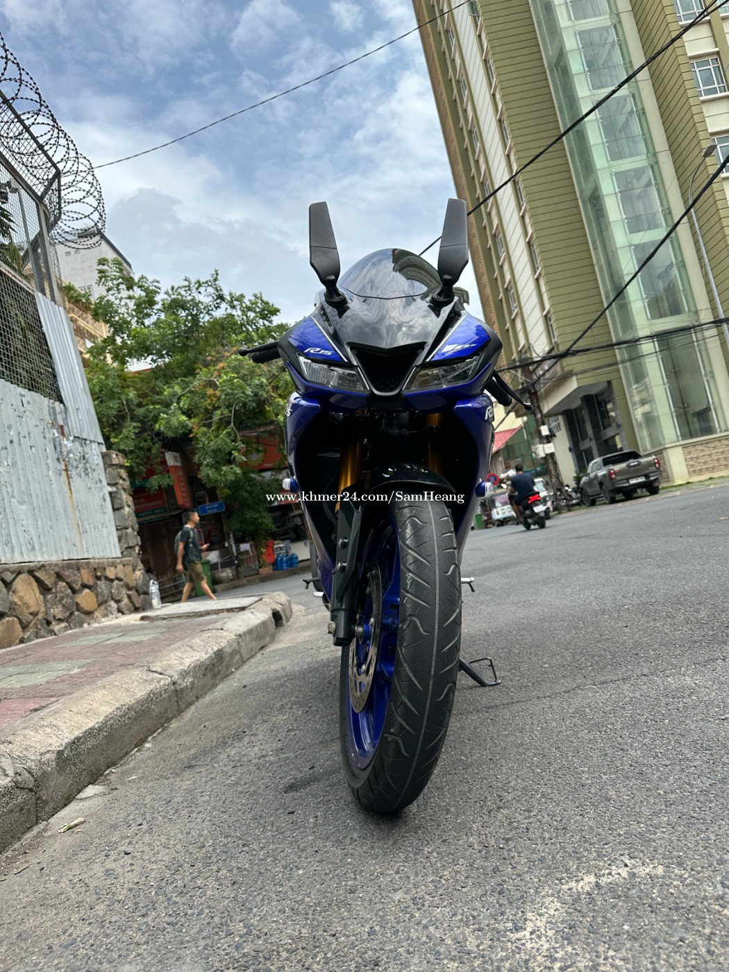 yamaha r15 sports bike