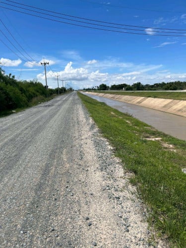 ដីលក់នៅស្រុកកណ្ដាលស្ទឹងក្បាលដី100ម៉ែត បន្ទាន់ខ្លាំង