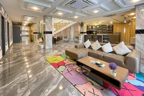 Penthouse 4 Bedroom For Rent At Toul Tom Pong