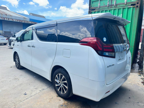 Toyota Alphard 2015