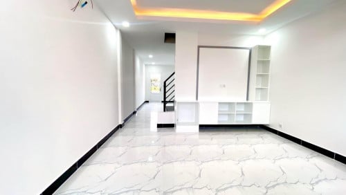 ផ្ទះថ្មីលក់បន្ទាន់(ប្លង់រឹងនៅក្នុងដៃស្រាប់)