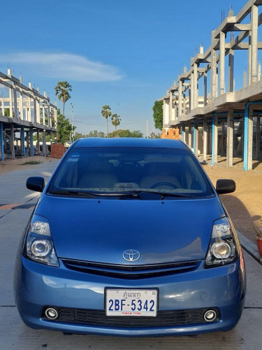 Car for sale Toyota Prius 05 full option