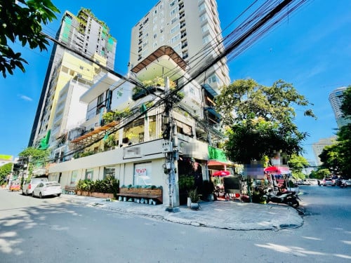 Corner Shop-Store-Showroom 4Rent Along Main Road, 4m Plus x 17m, 2,000$, Good For All Business