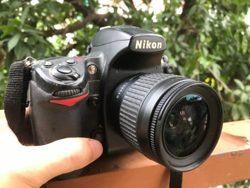 Nikon D700 full-frame professional DSLR camera with NIKKOR 28-200mm f/3.5-5.6D original lens