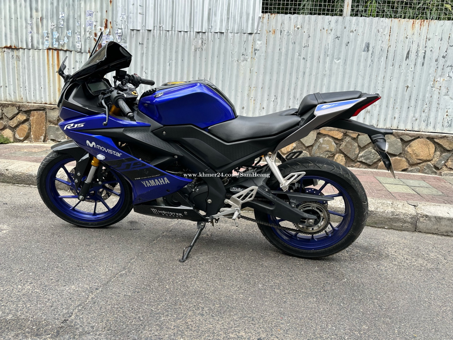 yamaha r15 sports bike