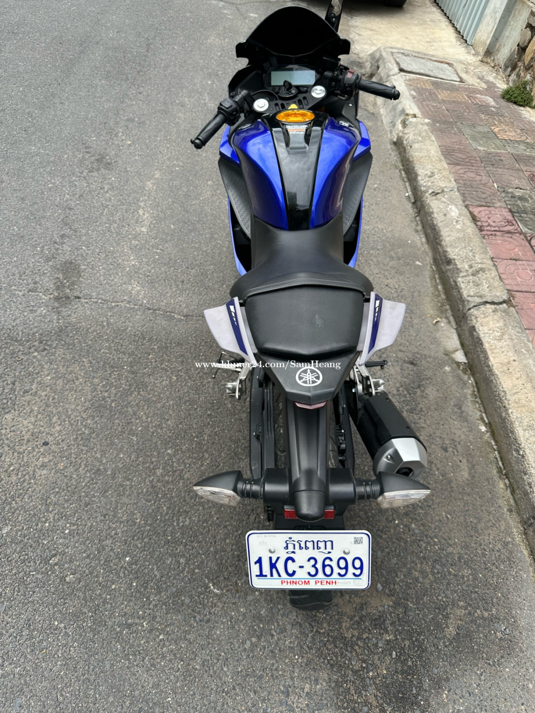 yamaha r15 sports bike