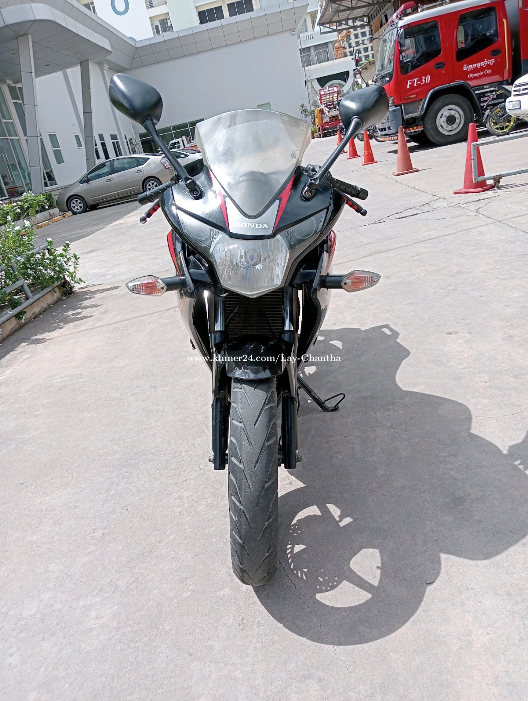 cbr sports bike price