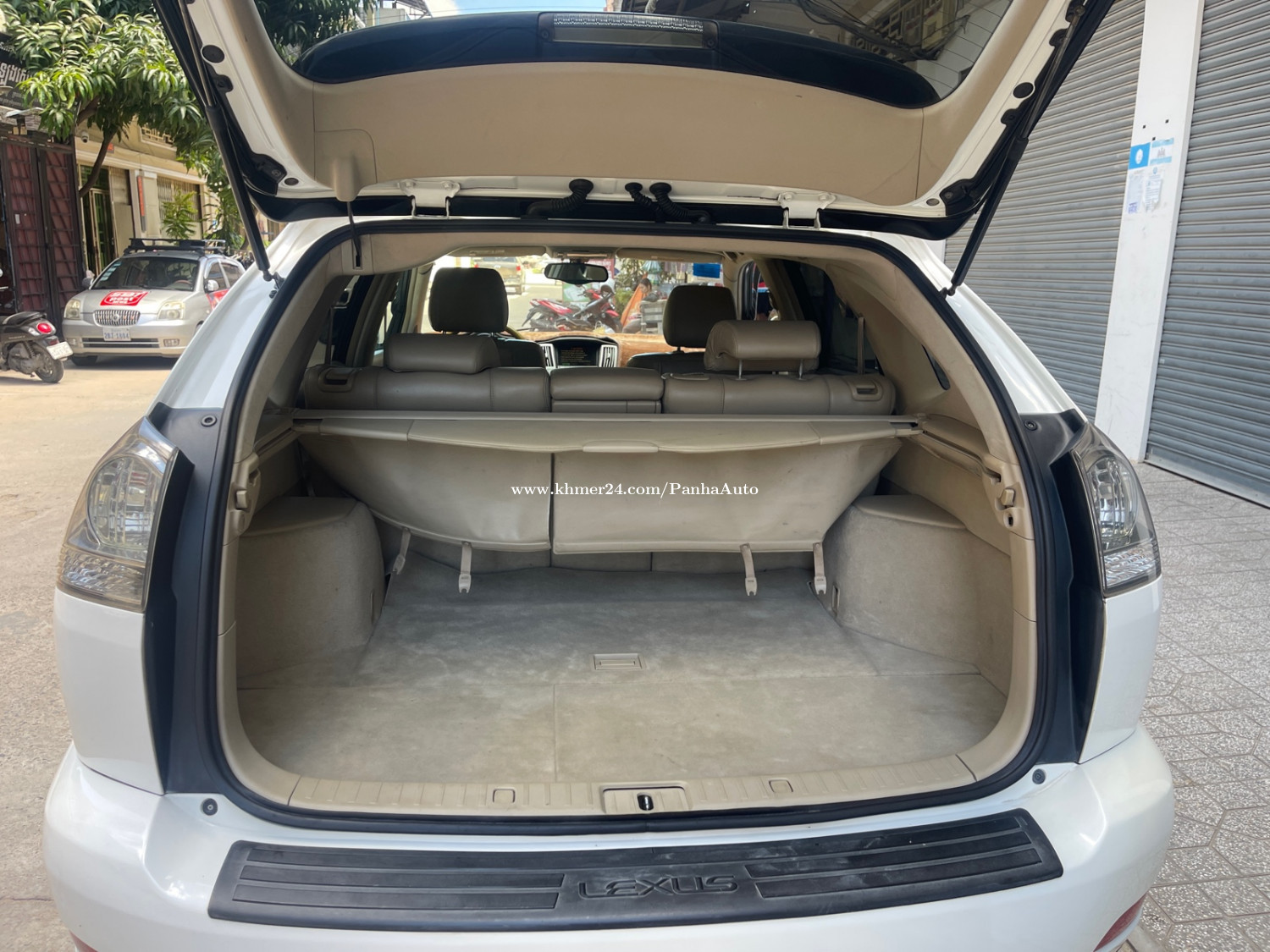 Lexus RX330 years 2004, haft full ខាងក្នុងលឿង Price $21500.00 in Chak ...